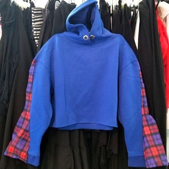 Blue cropped oversized hoodie sweatshirt - Picture 3 of 9
